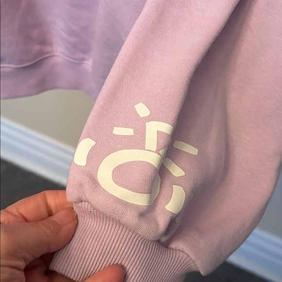 H&M x Ariana Grande "7 Rings" lavender crewneck sweatshirt size large - Picture 6 of 10